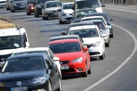 antalyada trafige kayitli motorlu kara tasit sayisi 1 milyon 281 bin 506 oldu xznupkr4