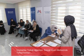 gocmenler turkce ogreniyor sosyal uyum merkezinde turkce kurslari basladi U87cgmgy
